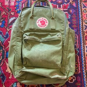 Army green fjallraven kanken backpack!